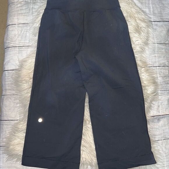 Lululemon Still Crops Crop Pants Gray Wide Leg Drawstring Pocket sz 4 Athleisure - Picture 3 of 9